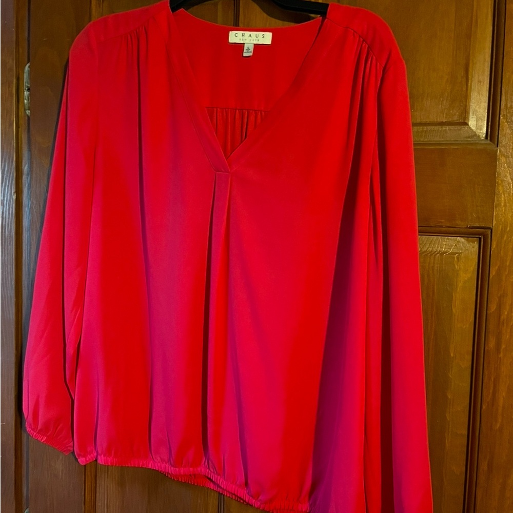 Chaus large red top